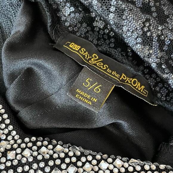 SAY YES Juniors' Beaded Sweetheart-Neck Racerback Gown Sz 5/6 - Picture 8 of 11